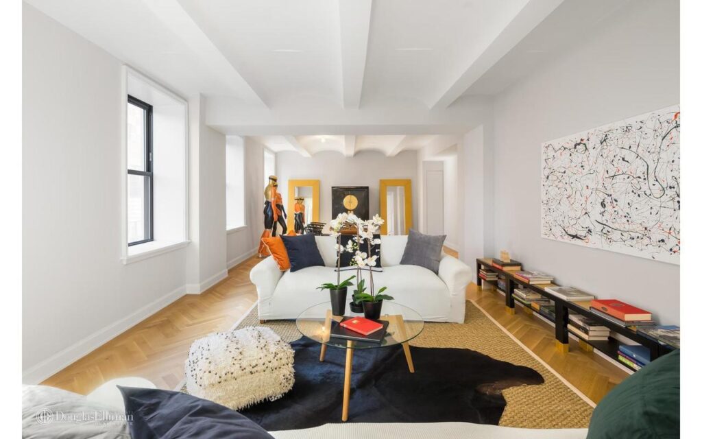 275 West 10th Street Residence 3B