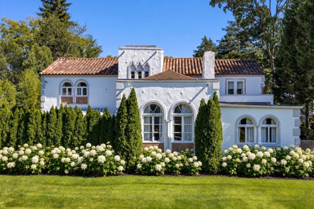 20 Shawnee Road Scarsdale NY